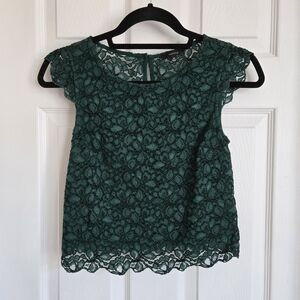 Aritzia Talula Lace Green Short-Sleeve Top in size xs